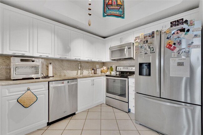 Building Photo - 3500 Coral Wy
