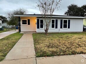 Building Photo - 4434 Kirkwood Dr