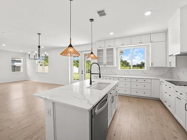 Foto del edificio - 5005 Golden River Ln