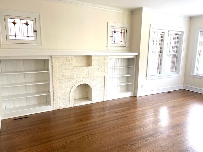 Sala de estar - 2709 W Sunnyside Ave
