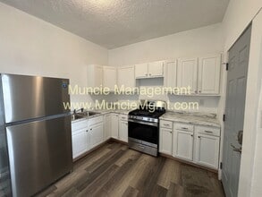 Building Photo - 500 N Alameda Ave