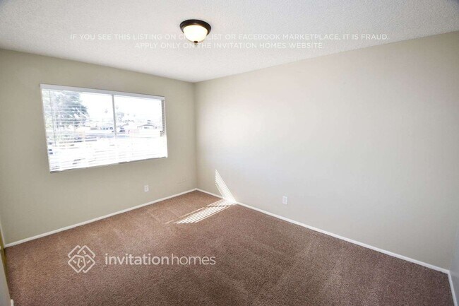 Foto del edificio - 4640 W Paradise Dr