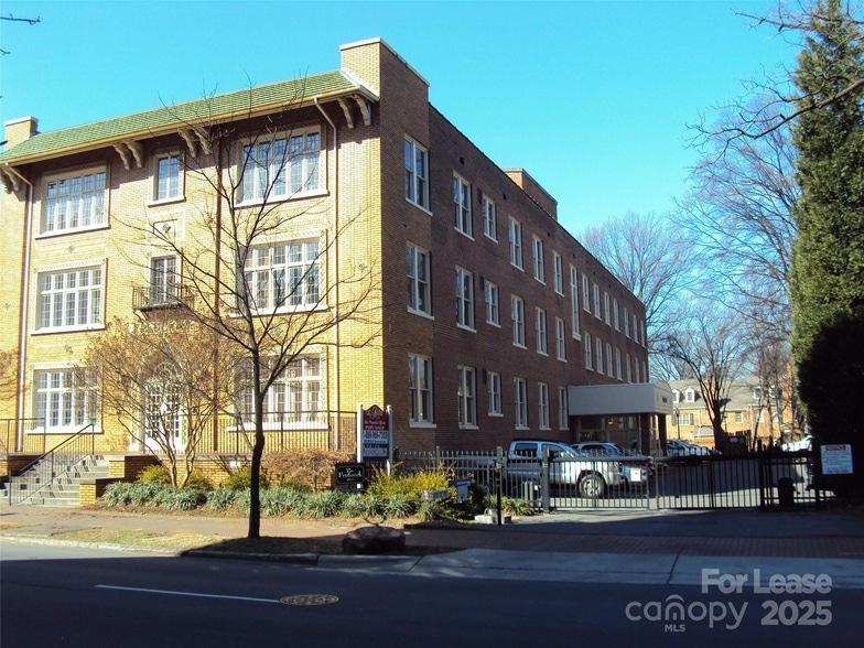 Primary Photo - 515 N Church St