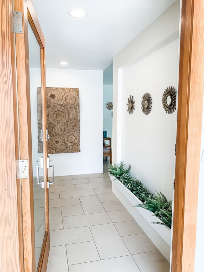 Entry - 5844 Ferber St