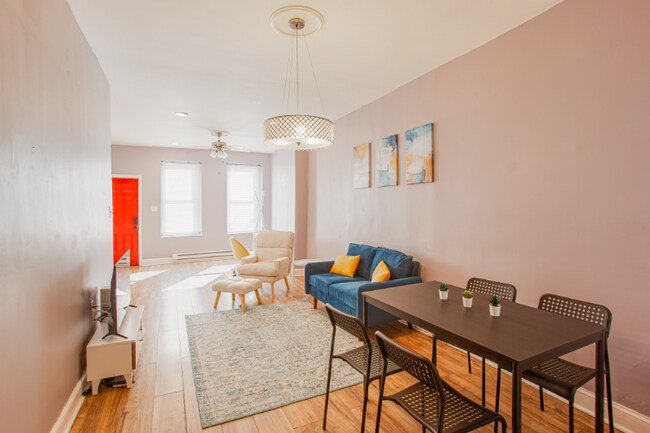 Building Photo - 2647 Oakford St
