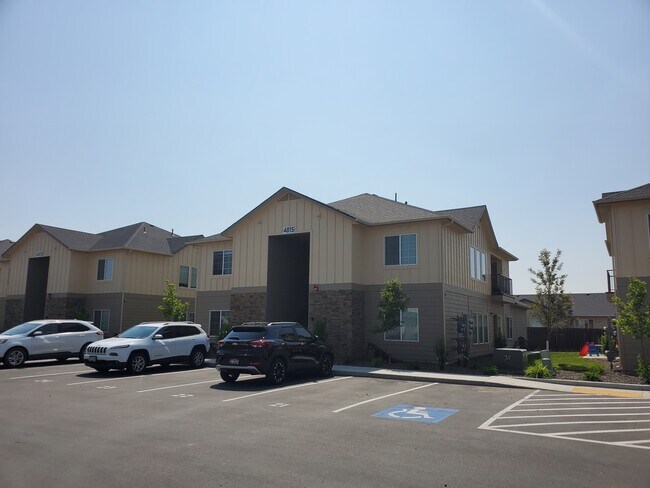 Building Photo - 4817 Continental Ln