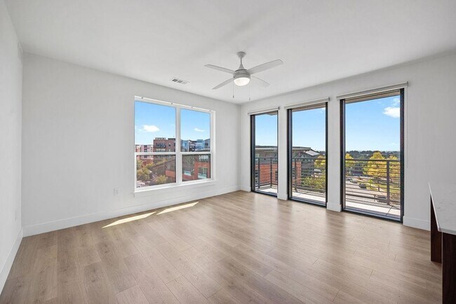 Foto del edificio - 1701 Simond Ave Ave