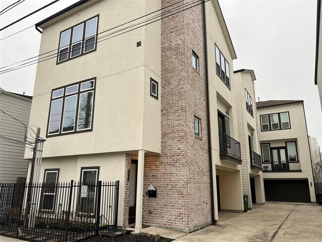 Foto del edificio - 5623 Kansas St