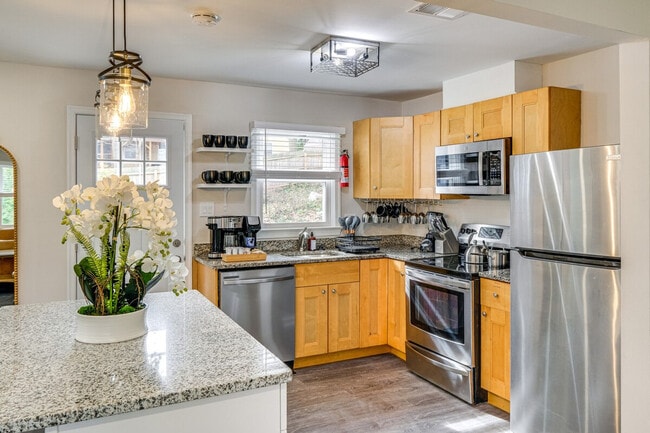 Building Photo - 5123 Boulder Dr