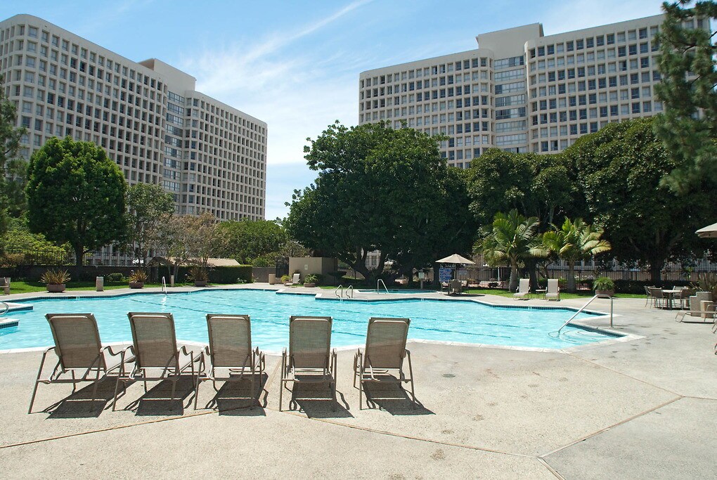 Bunker Hill Towers Apartments In Los Angeles Ca Westside Rentals