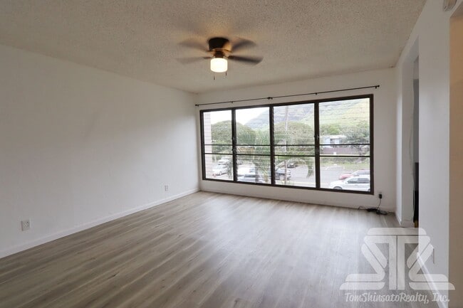 Building Photo - 2 Bedrooms | 1 Bathroom | 1 Parking in Wai...
