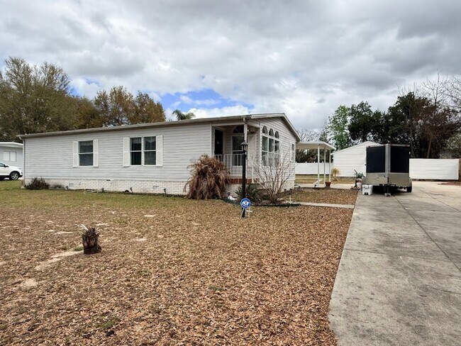 Foto del edificio - Large and Spacious 2/2 on near half acre NO HOA!