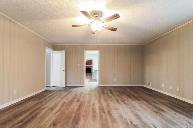 Foto del edificio - 2502 Robinson Rd NE