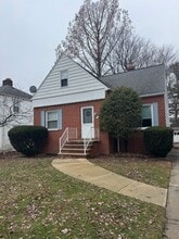 Building Photo - 2084 E 224th St