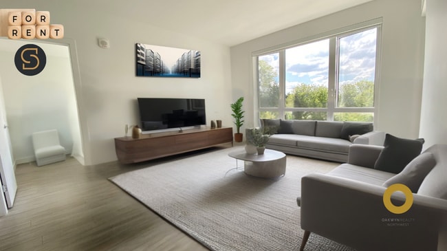 Building Photo - 747 3rd St E