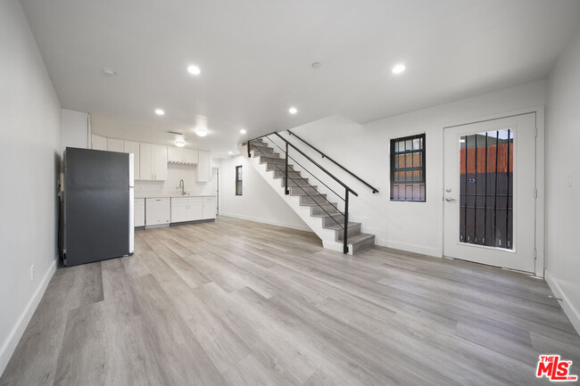 Building Photo - 4110 Normandie Ave