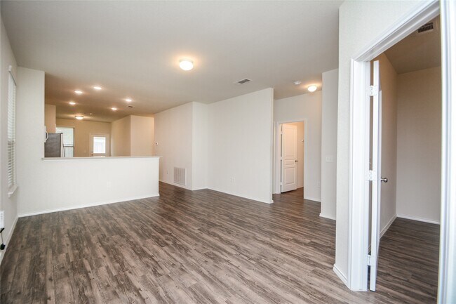 Foto del edificio - 4414 Iron Horse Dr