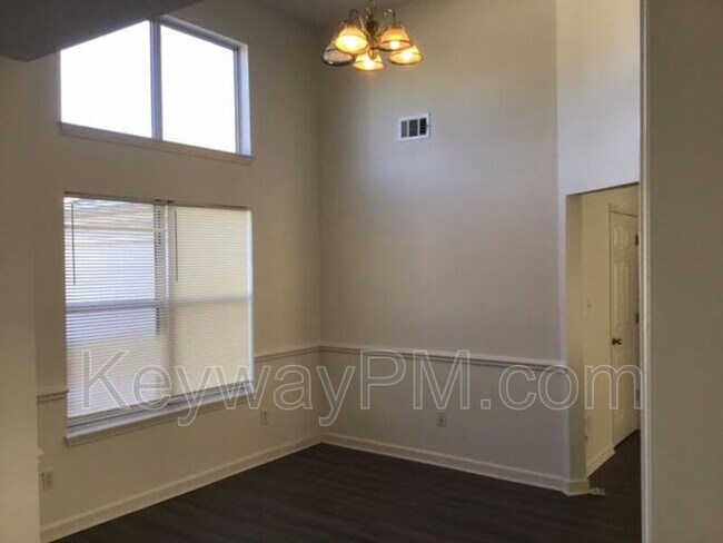 Foto del edificio - 119 Summerfield Cir