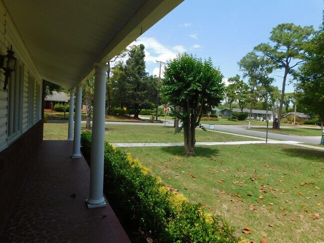 Foto del edificio - 611 Calhoun Rd