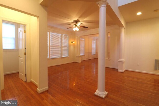 Building Photo - 23045 Minerva Dr