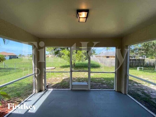Foto del edificio - 1228 NW 20th Pl