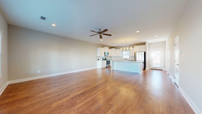 Building Photo - 2 Story Townhome in Hartbrook, Very Close to HWY280