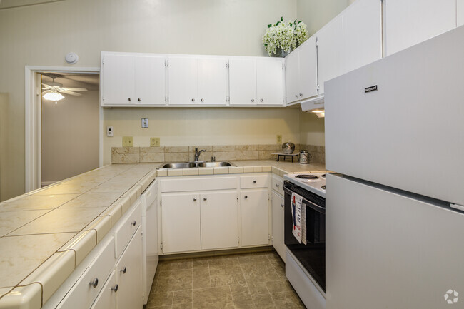 1HAB, 1BA - 550 ft² - Burnap Gardens Apartments