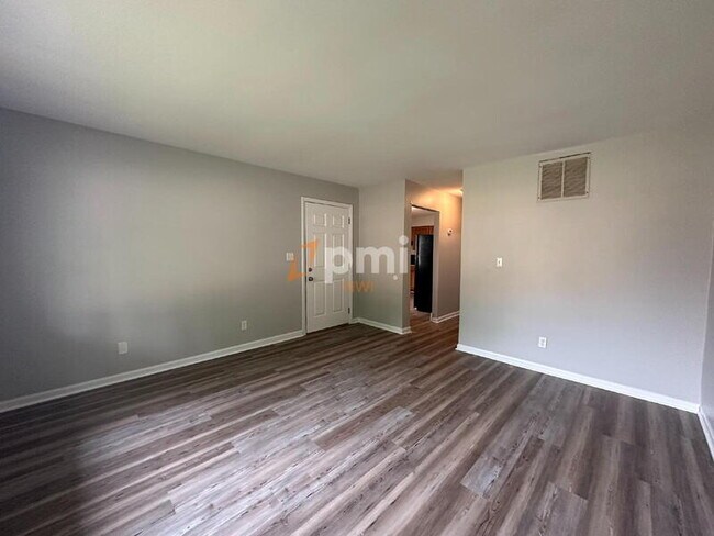 Foto del edificio - 3310-3310 Brown St