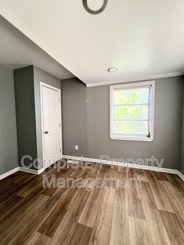 Foto del edificio - 4536 40th Pl N