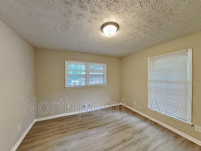 Building Photo - 6099 Labama Dr