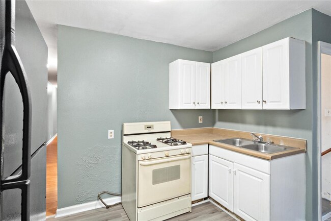 Building Photo - 2228 Osage St