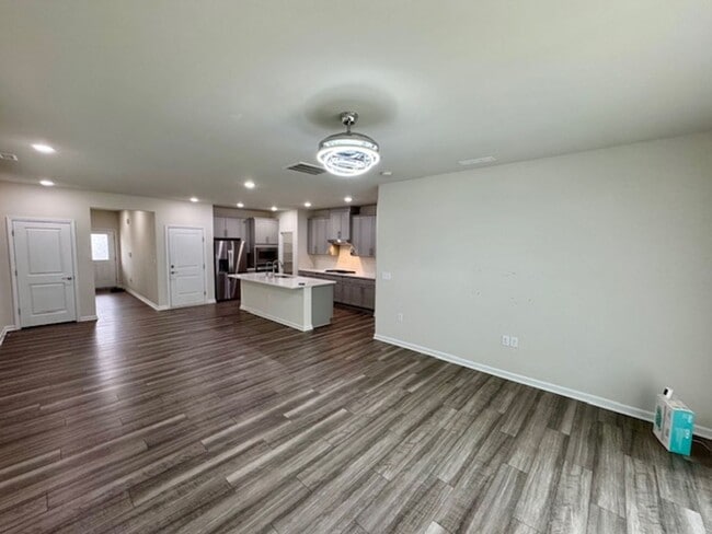 Building Photo - Oak Manor