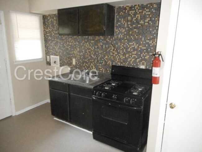 Foto del edificio - 2767 Waverly Ave