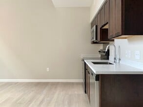 Building Photo - 6 Chatham St