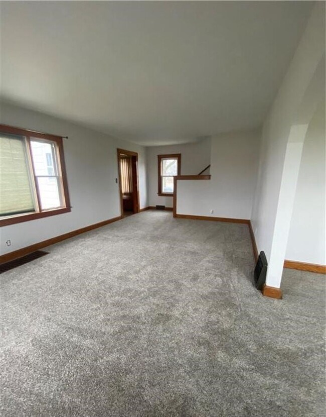 Foto del edificio - Three bedroom, single family home
