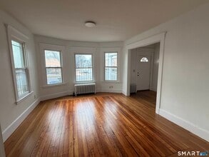 Building Photo - 621 Elm St