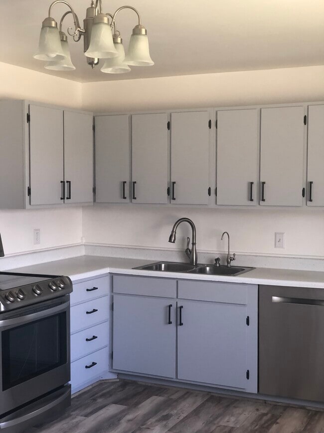 Kitchen1 - 11572 Mapledale Rd
