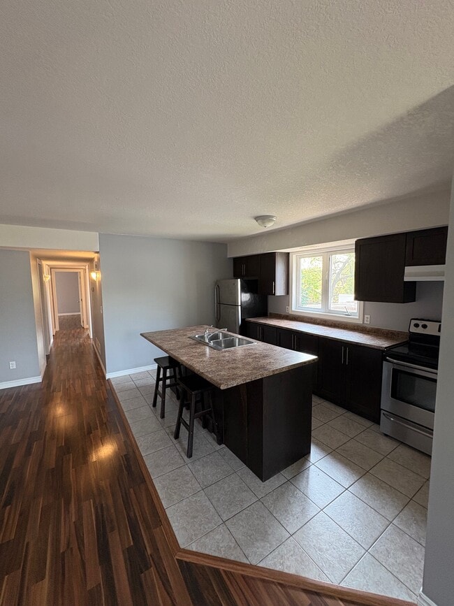 Building Photo - 15 Chicopee Park Ct