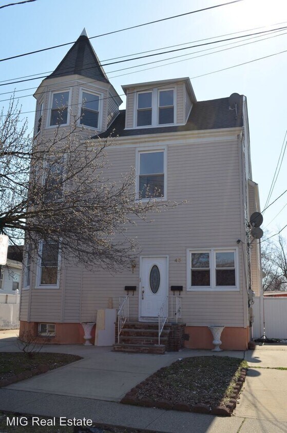 Primary Photo - 43 Schuyler St