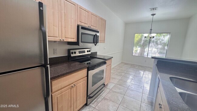 Foto del edificio - 9600 N 96th St