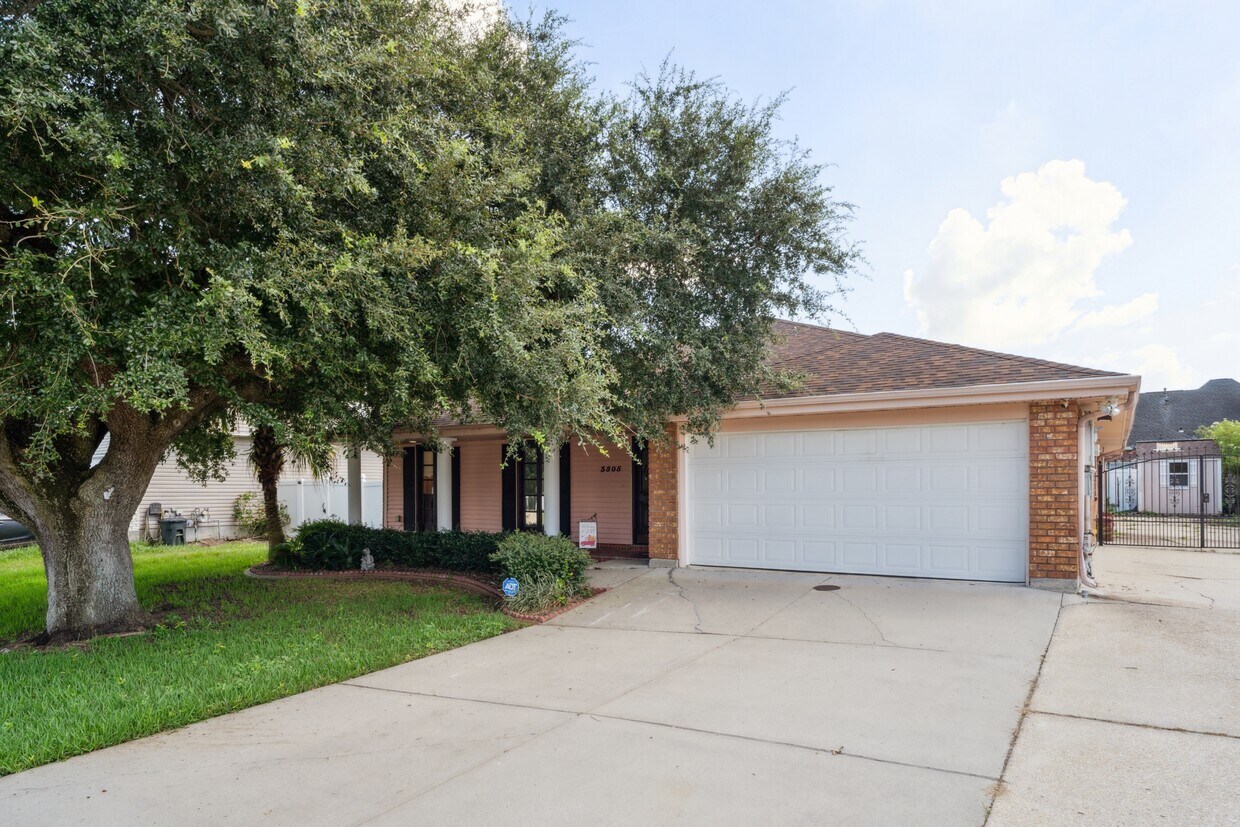 Foto principal - 3505 Lake Arrowhead Dr