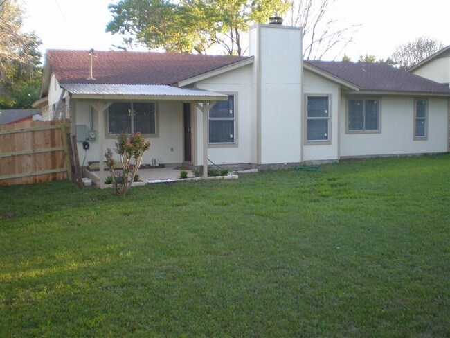 Building Photo - 1602 Middleway Rd