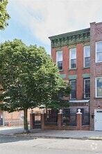 Building Photo - 354 S 5th St