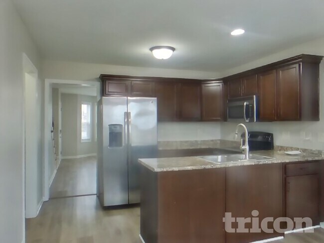 Foto del edificio - 1033 Dwight Eisenhower Way