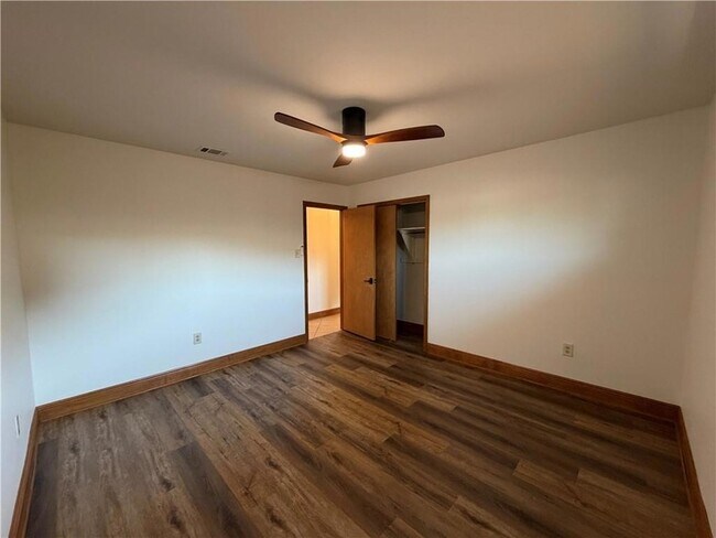 Foto del edificio - 4840 Rye St