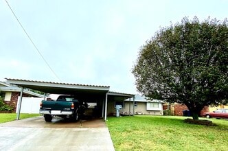 Building Photo - 5412 S Independence Ave