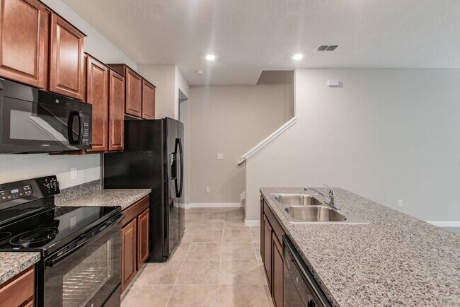 Building Photo - 5648 Marbella Dr