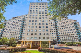 Building Photo - 10500 Rockville Pike