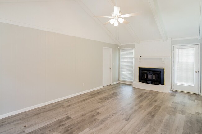 Foto del edificio - 1312 Hampton Dr