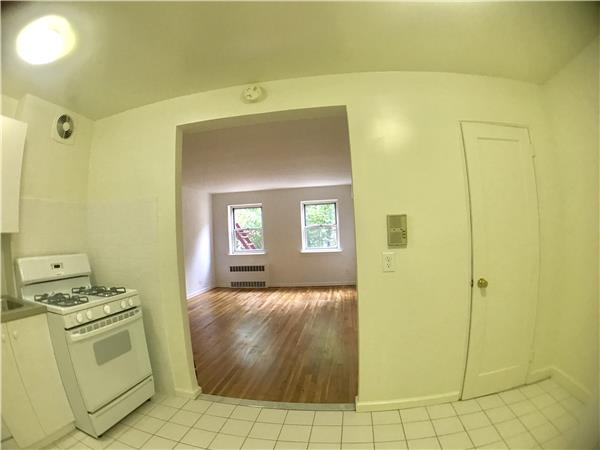 Foto del edificio - 13505 Hoover Ave